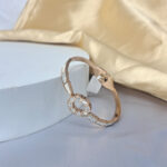 Round Motif AD Bracelet with AD Accents