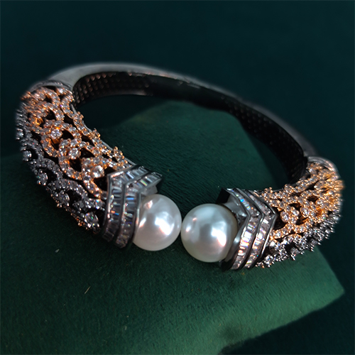 D3-3 Rajwada Pearl Kada Bracelet - Image 1